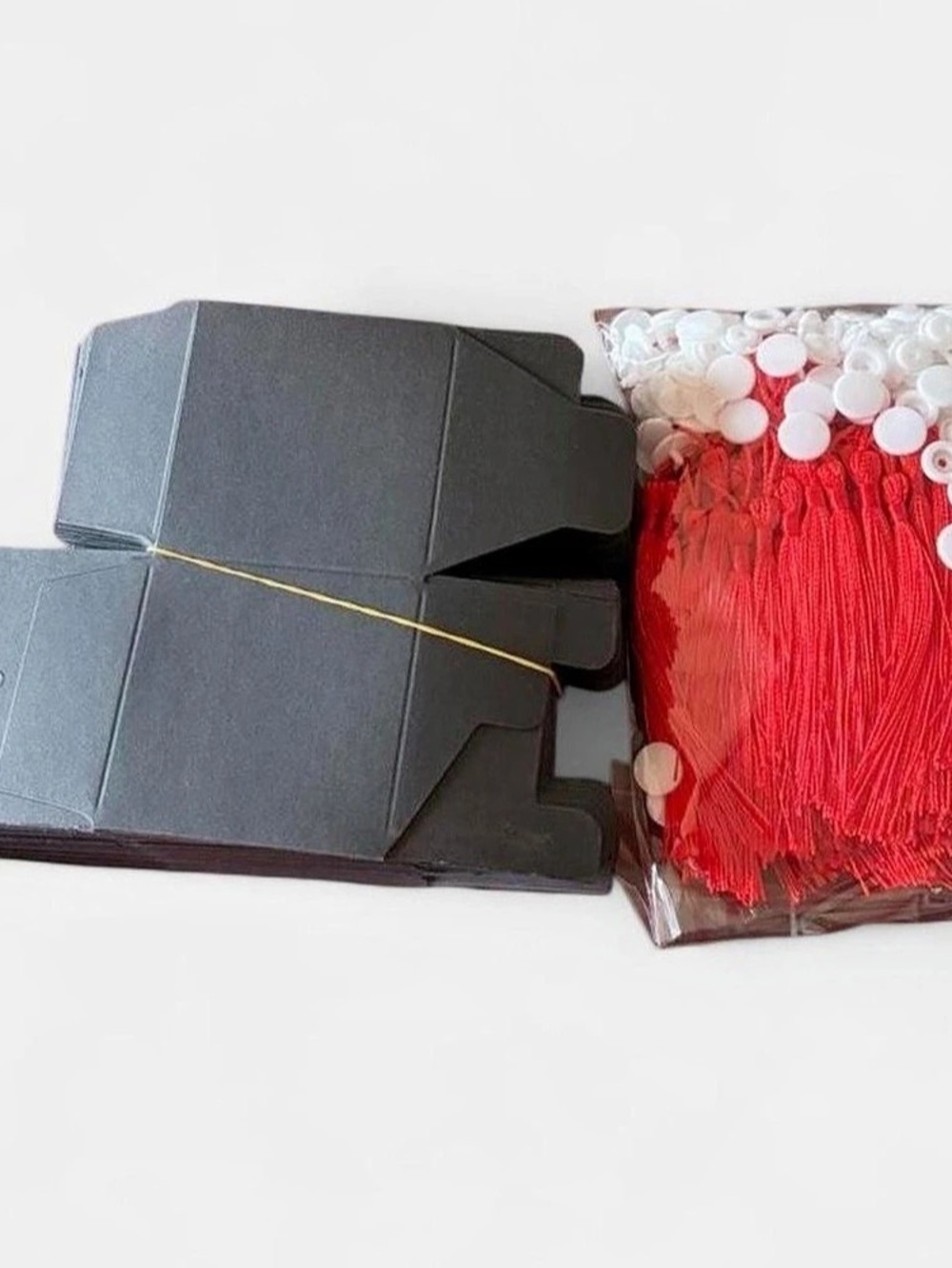 Bememo Graduation Cap & Red Tassel Set